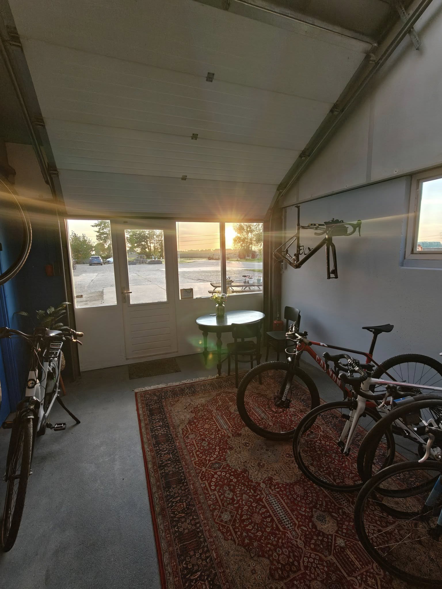 Showroom met een ruim assortiment aan fietsen